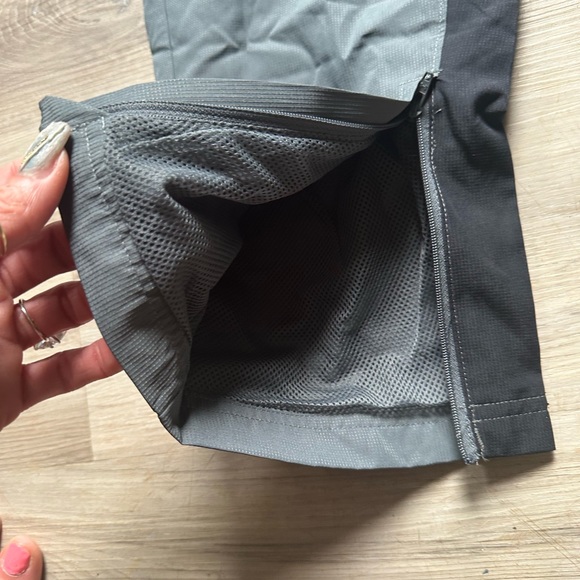 Men’s under armor size med. - Picture 3 of 5